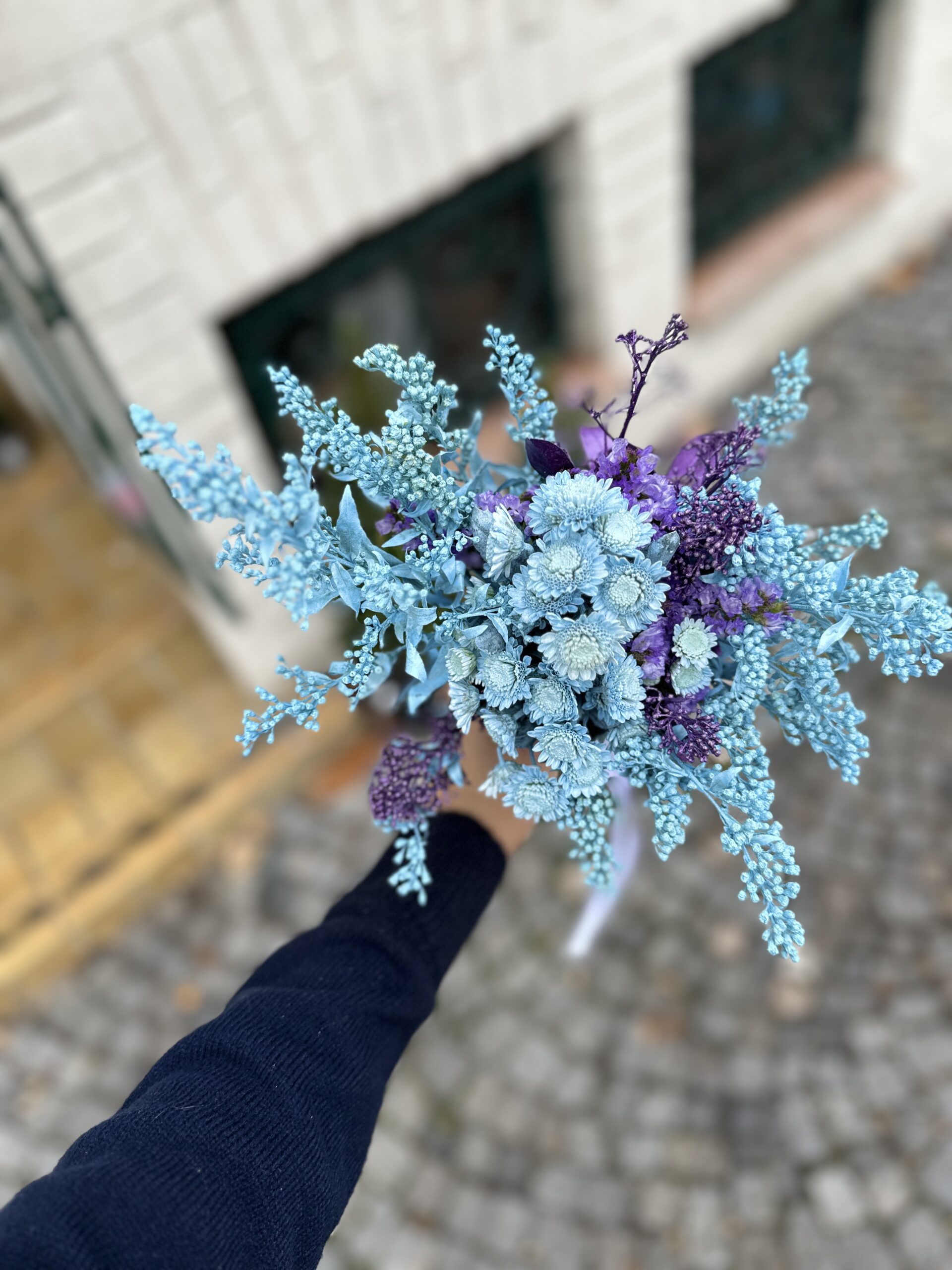 Na louce v Poděbradech, Květiny, sociální sítě, vče na co vzpomeneš