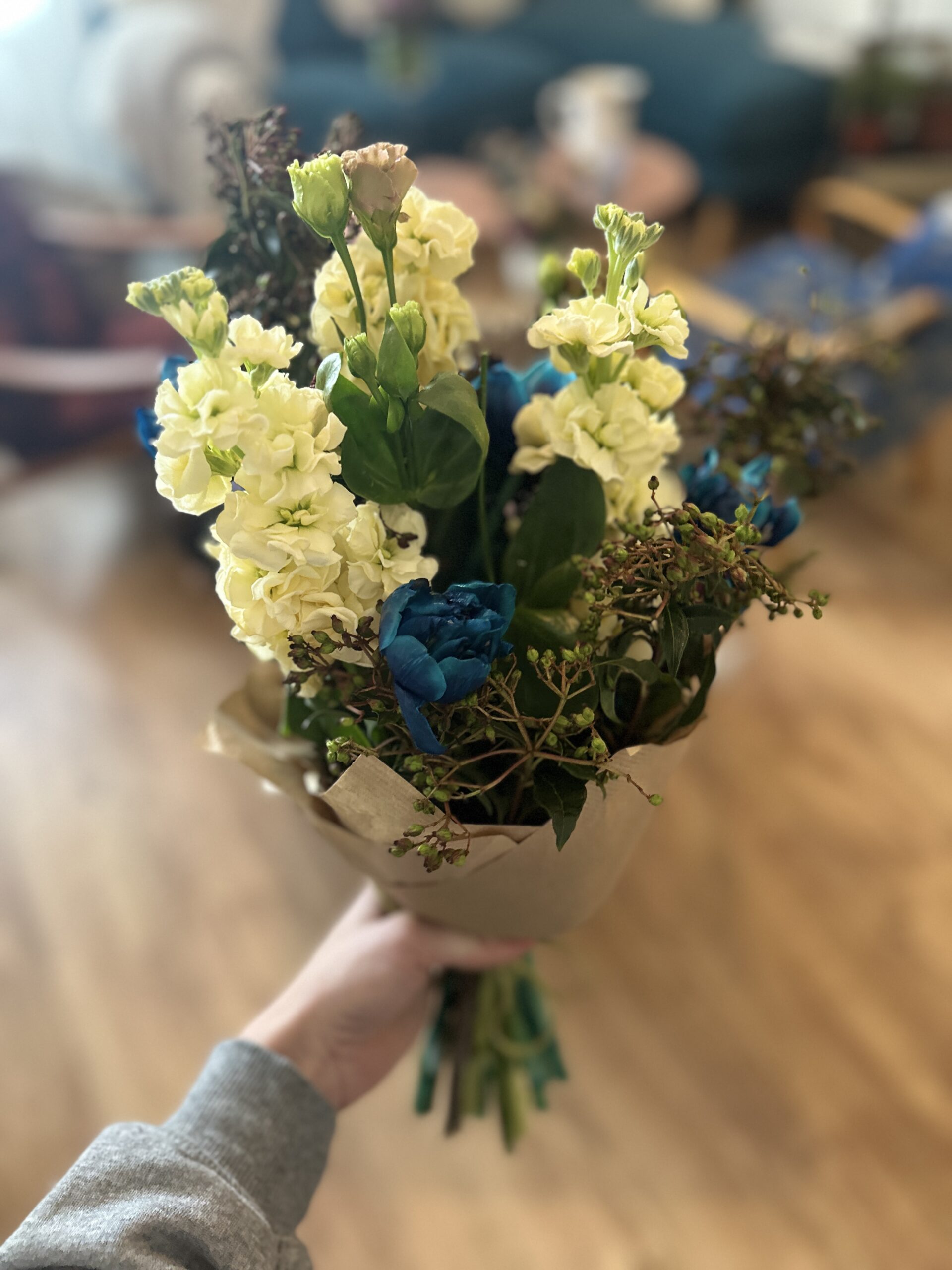 Na louce v Poděbradech, Květiny, sociální sítě, vče na co vzpomeneš