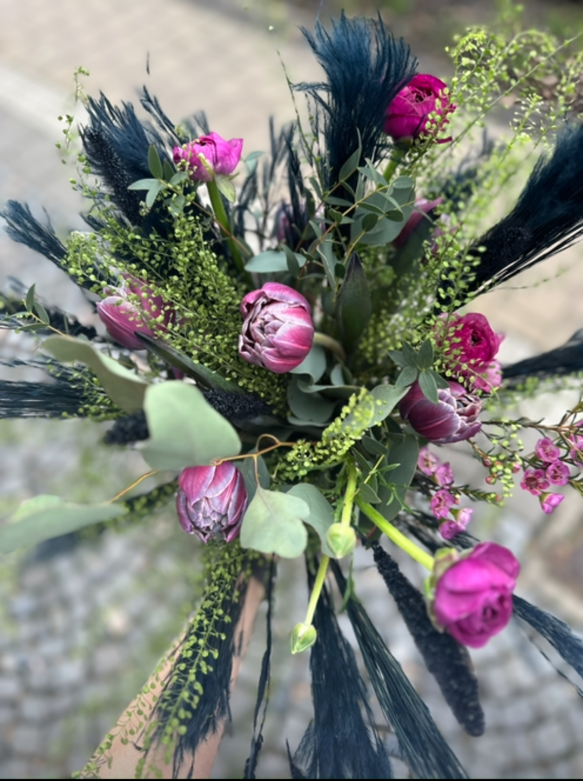 Na louce v Poděbradech, Květiny, sociální sítě, vče na co vzpomeneš